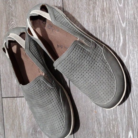 B.O.C. grey perforated material loafers. Size 8.5 - Picture 1 of 11